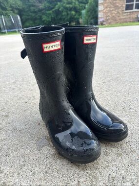 Hunter Black Glossy Women’s Rain Boots with Logo